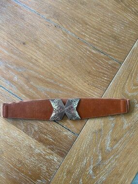 Betsy Johnson Stretchy Gold Buckle Vintage Style Belt